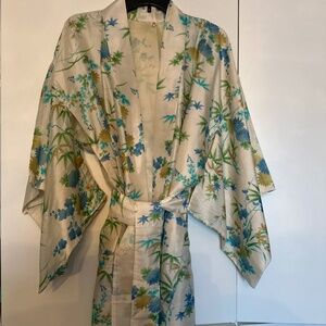 Floral silk Kimono. Japan Vintage